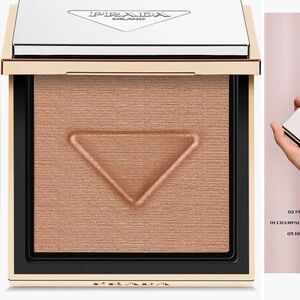 Prada GLOWING POWDER O3